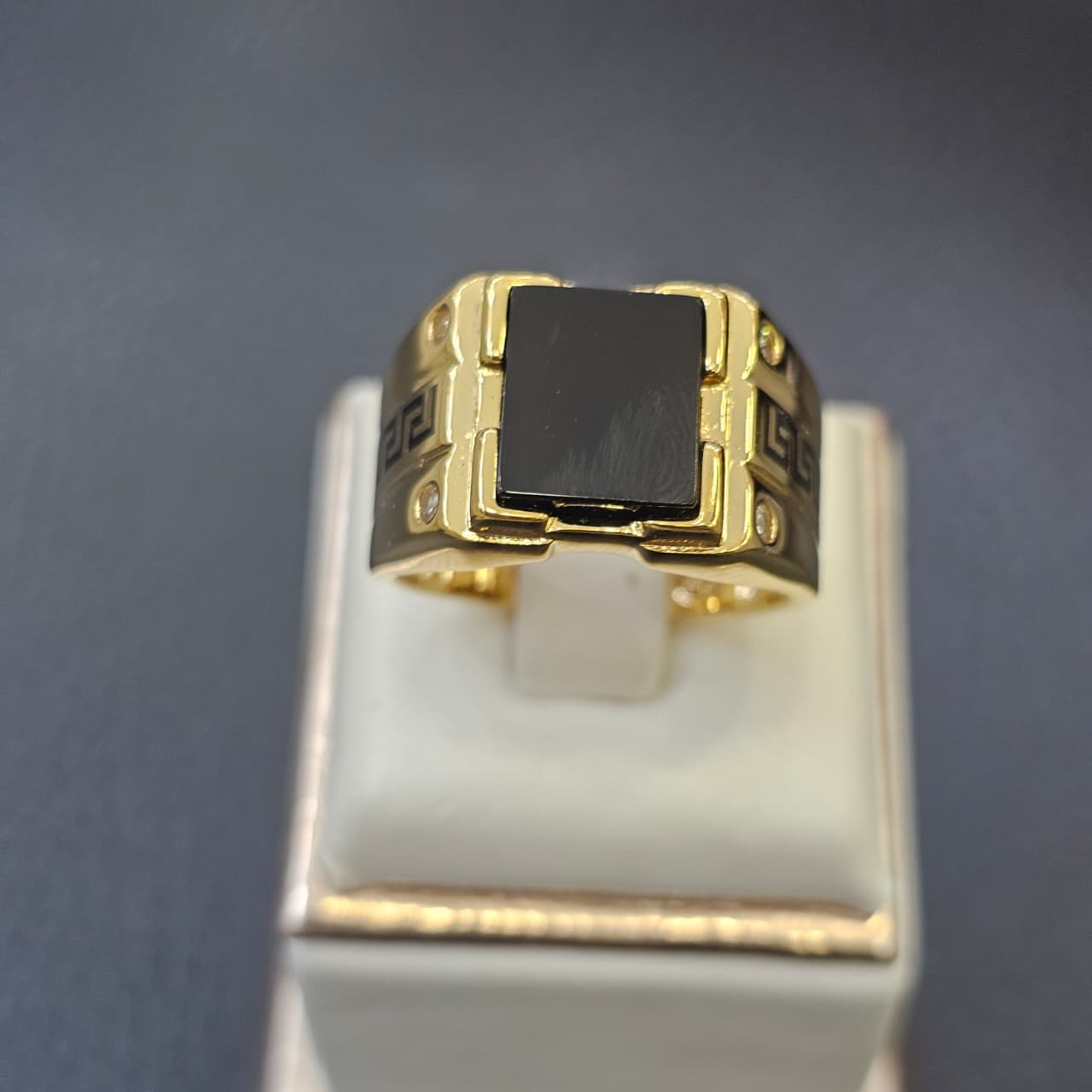 CINCIN BLACK ONIC