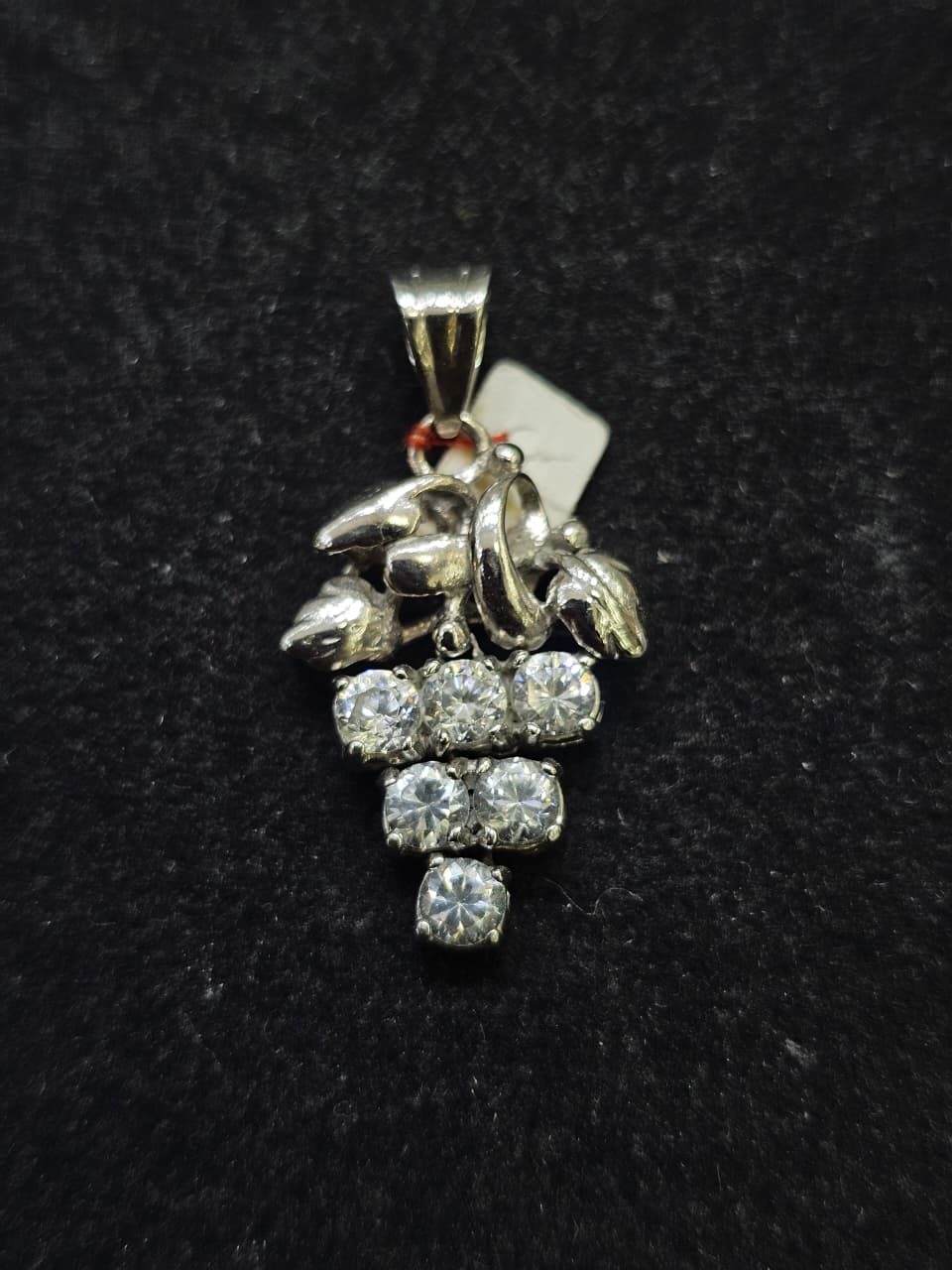LIONTIN ANGGUR