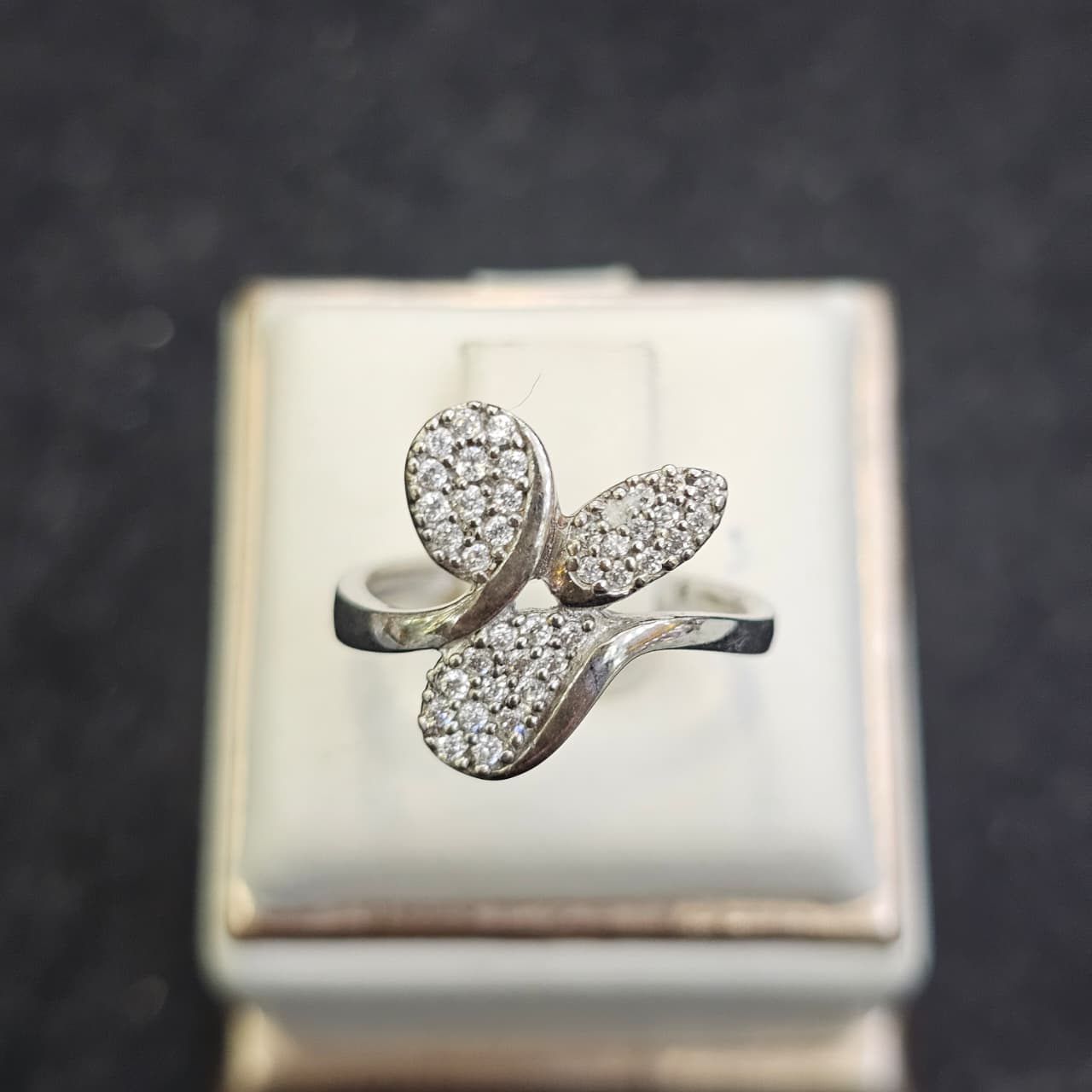 CINCIN DAUN AD