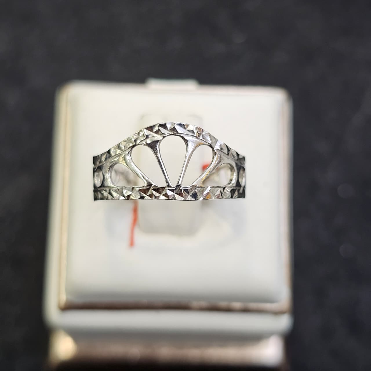 CINCIN MAHKOTA