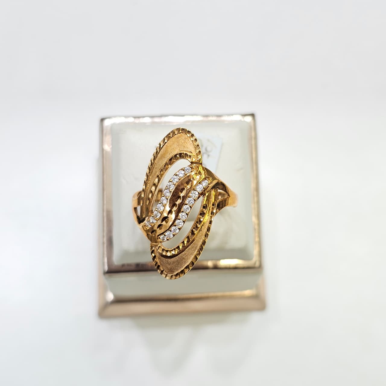 CINCIN OVAL
