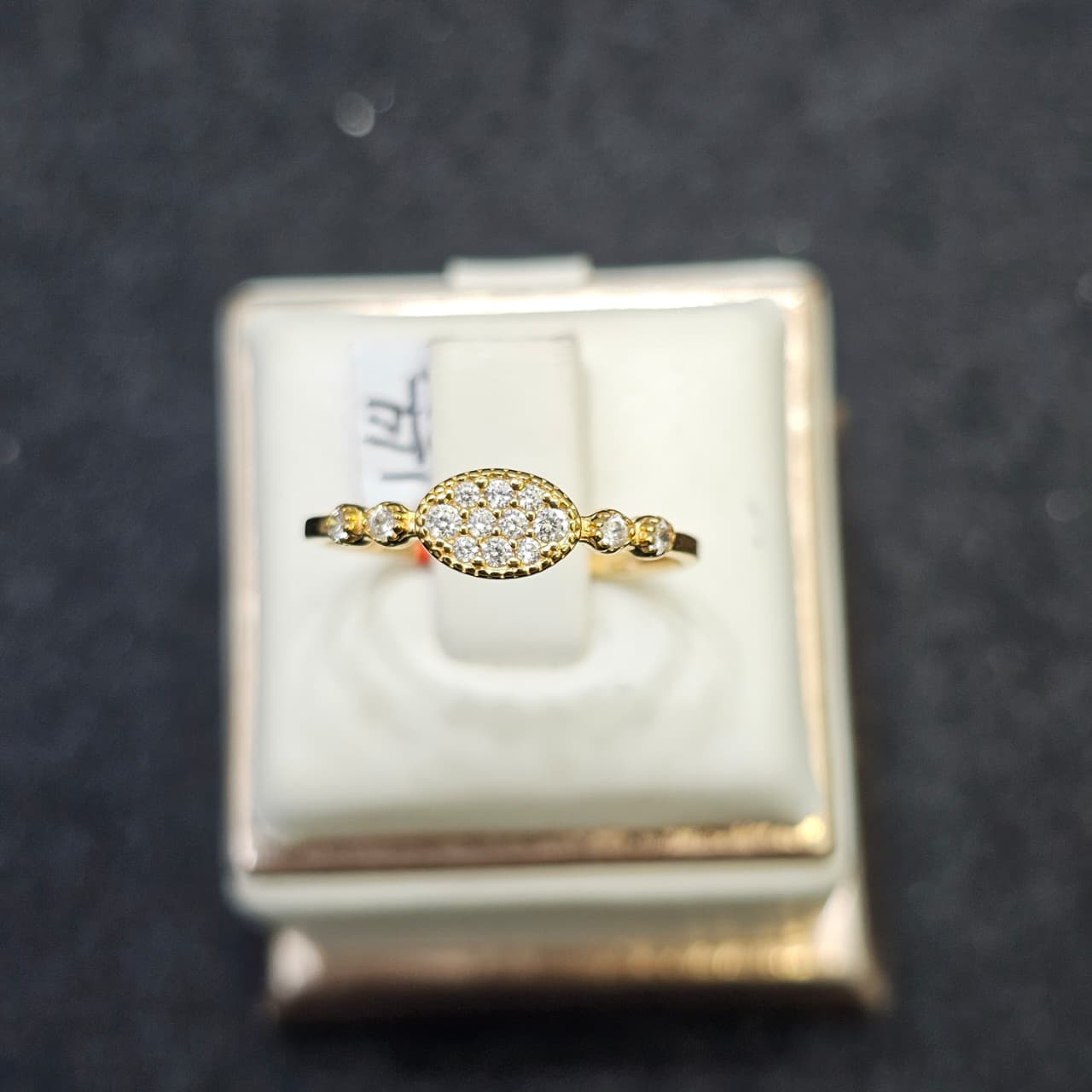 CINCIN OVAL AD
