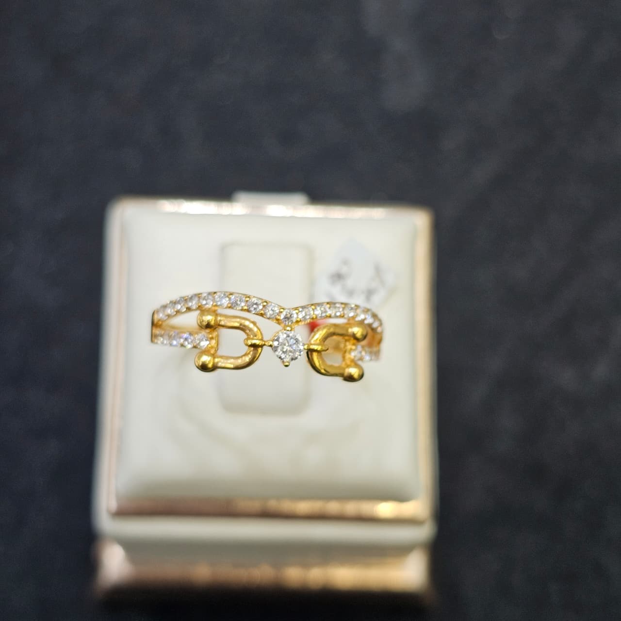 CINCIN TIFFANY