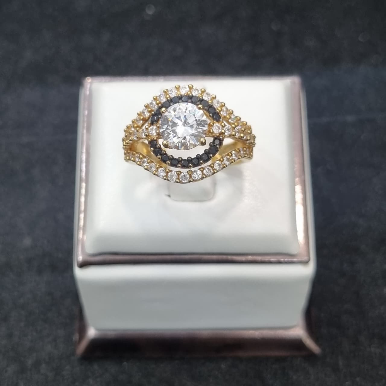 CINCIN MATA BULAT AD HITAM & PUTIH