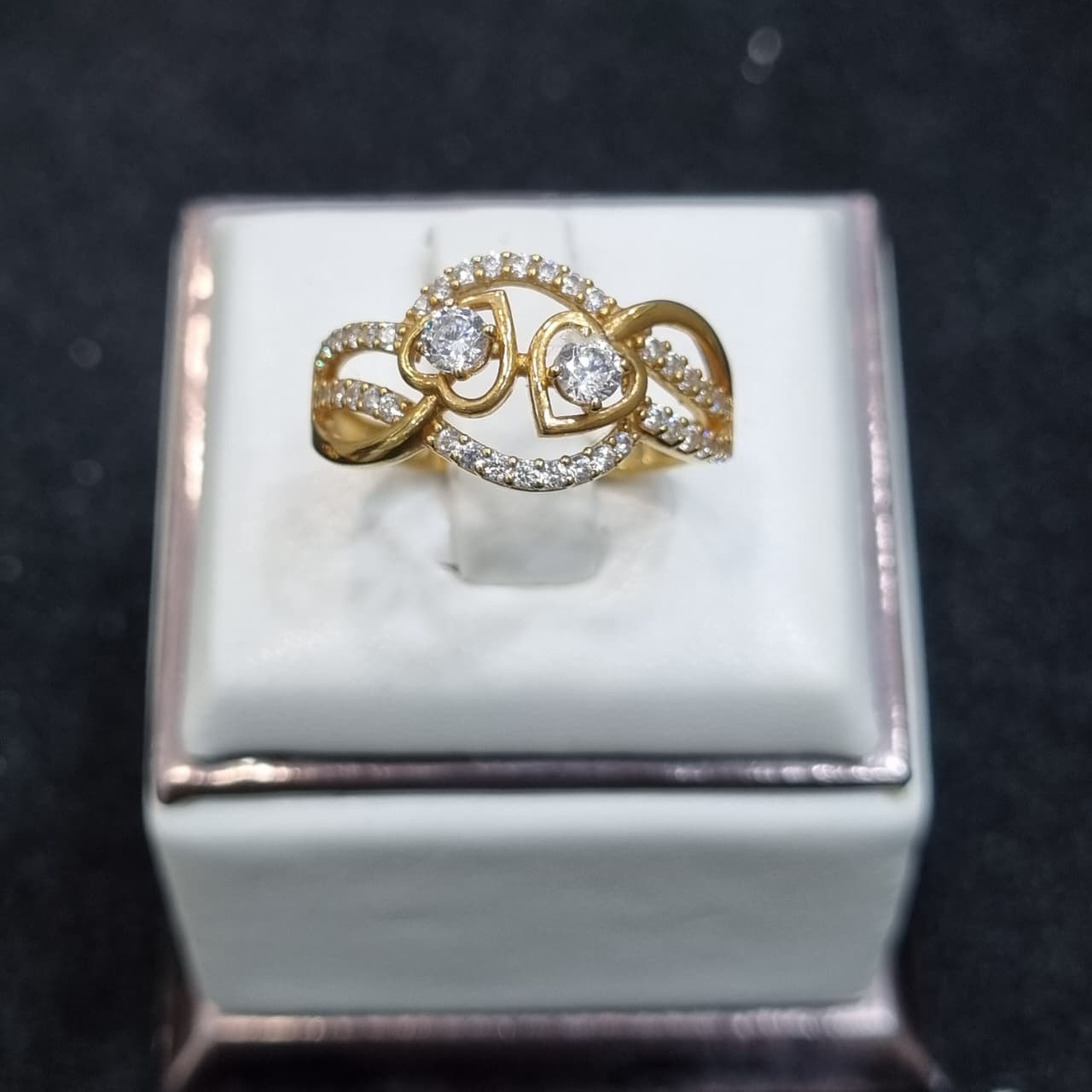 CINCIN LOVE SELISIH LISTRING