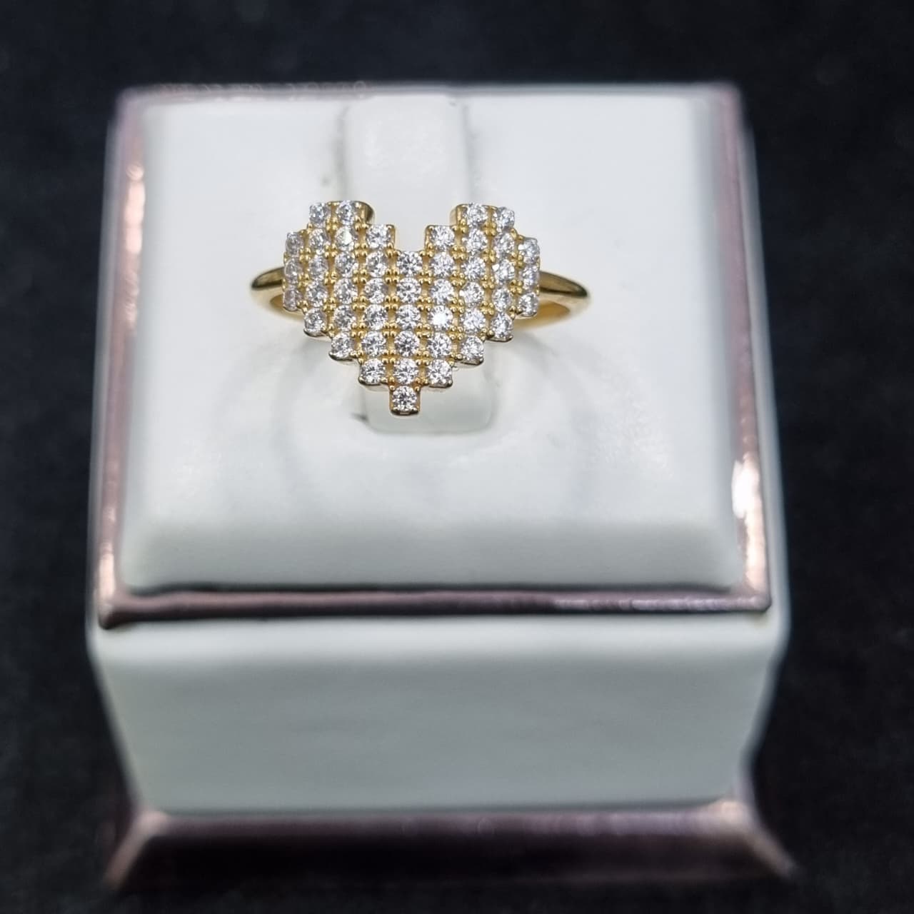 CINCIN LOVE MATA