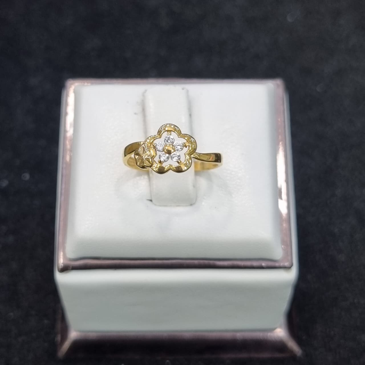 CINCIN BUNGA MATA