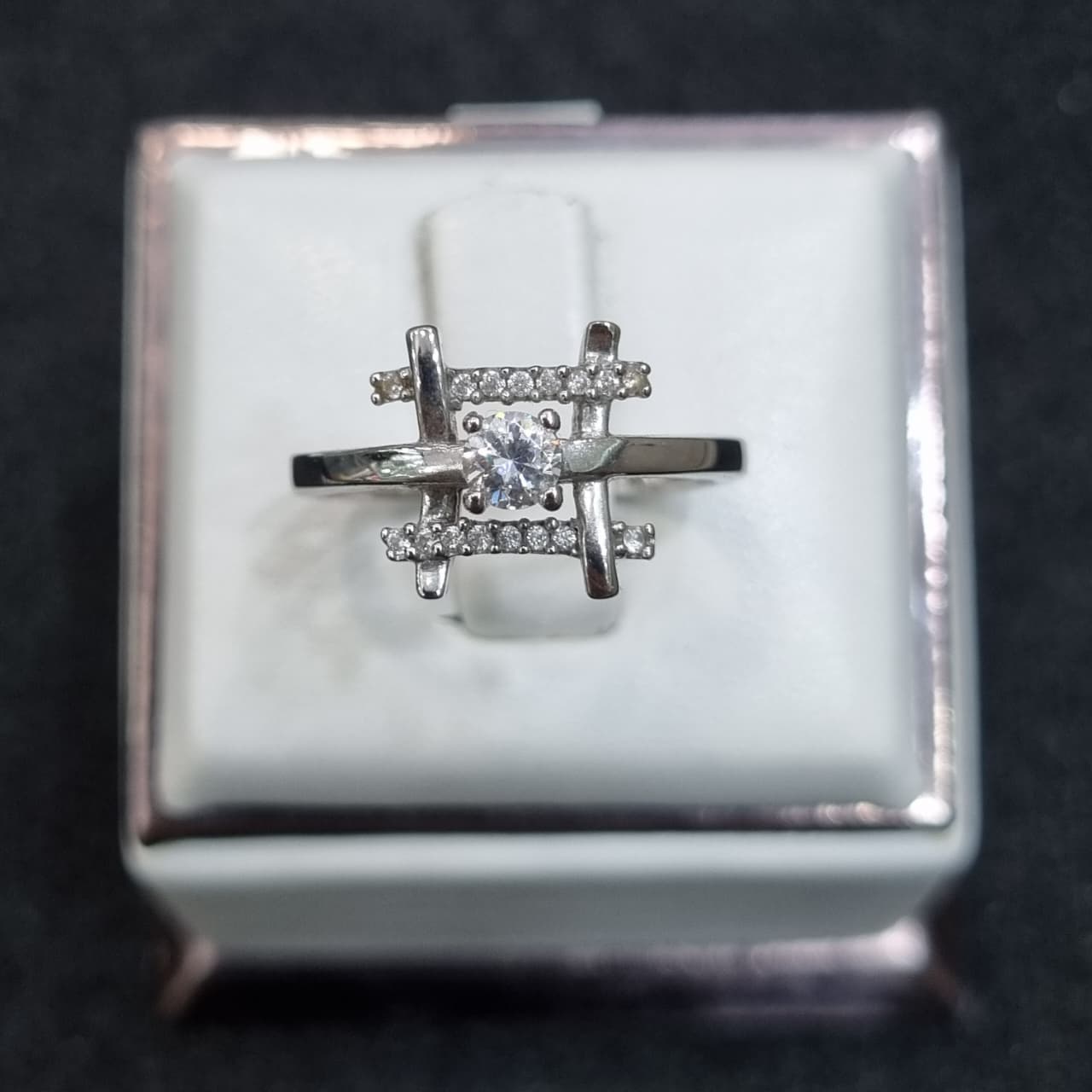 CINCIN KOTAK MATA TUNGGAL LISTRING