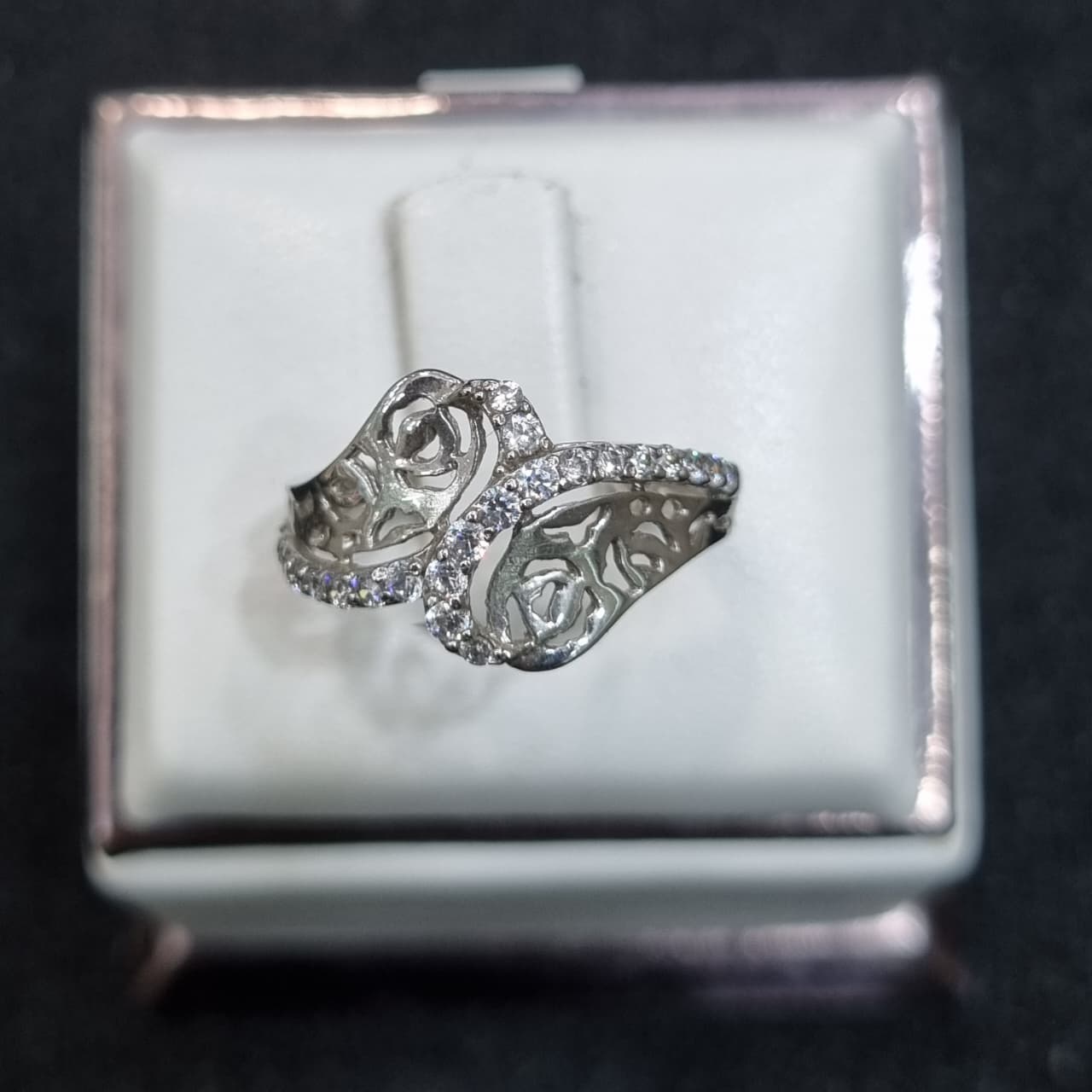 CINCIN SELISIH LISTRING UKIR AD