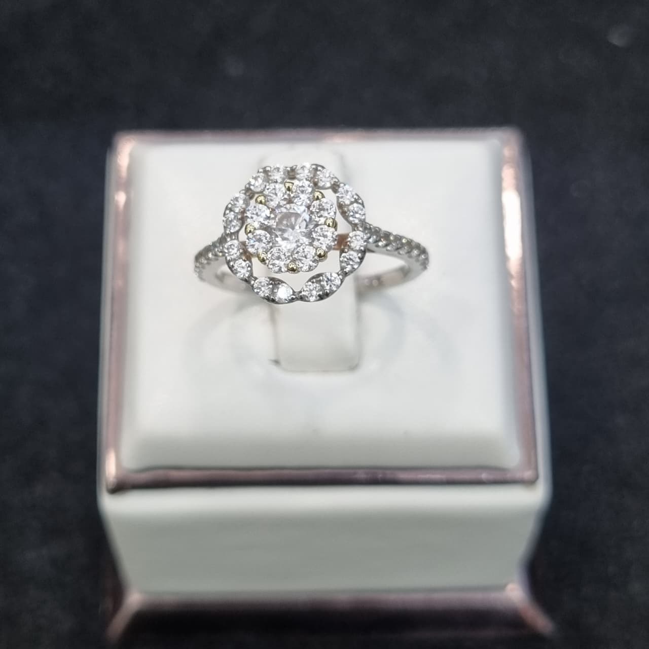 CINCIN BUNGA BULAT MATA TABUR COM