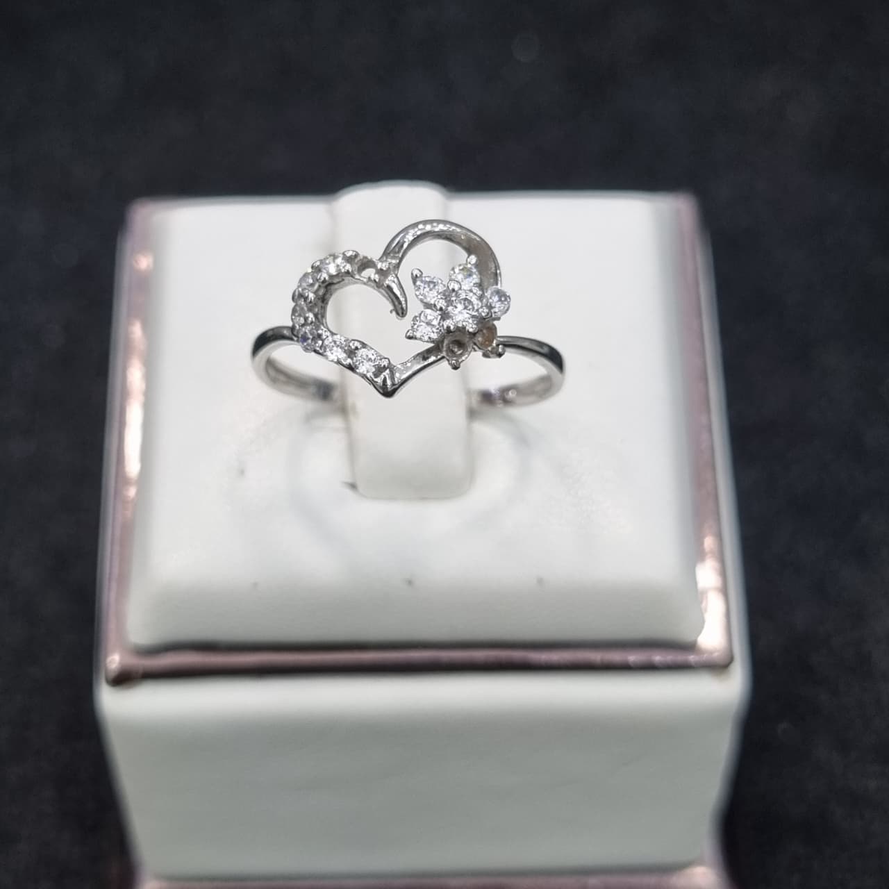 CINCIN LOVE BUNGA MATA AD