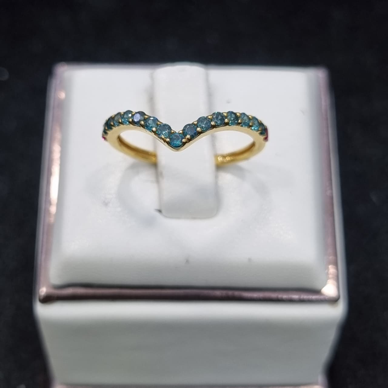 CINCIN AUREL HIJAU