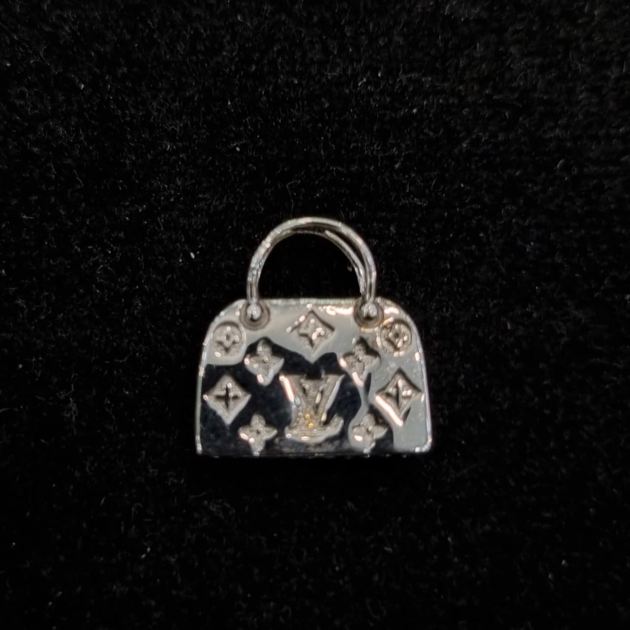 LIONTIN TAS LV