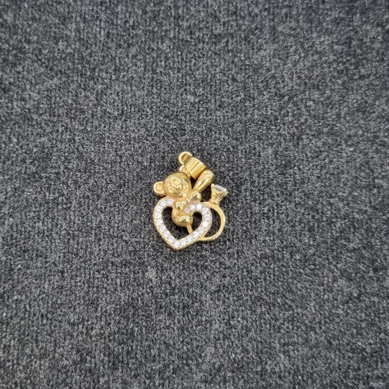 LIONTIN LOVE BONEKA CINCIN MATA AD