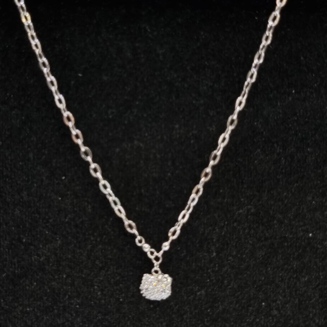 KALUNG K HELO KITY MATA AD