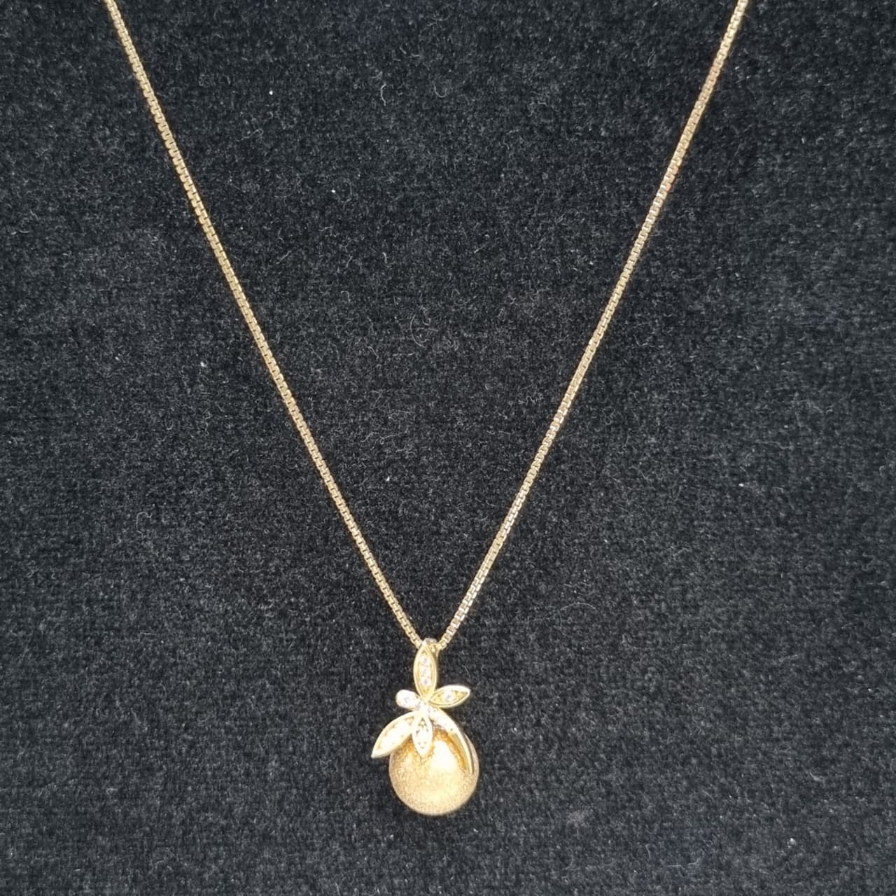 KALUNG K DIOR LEBAH