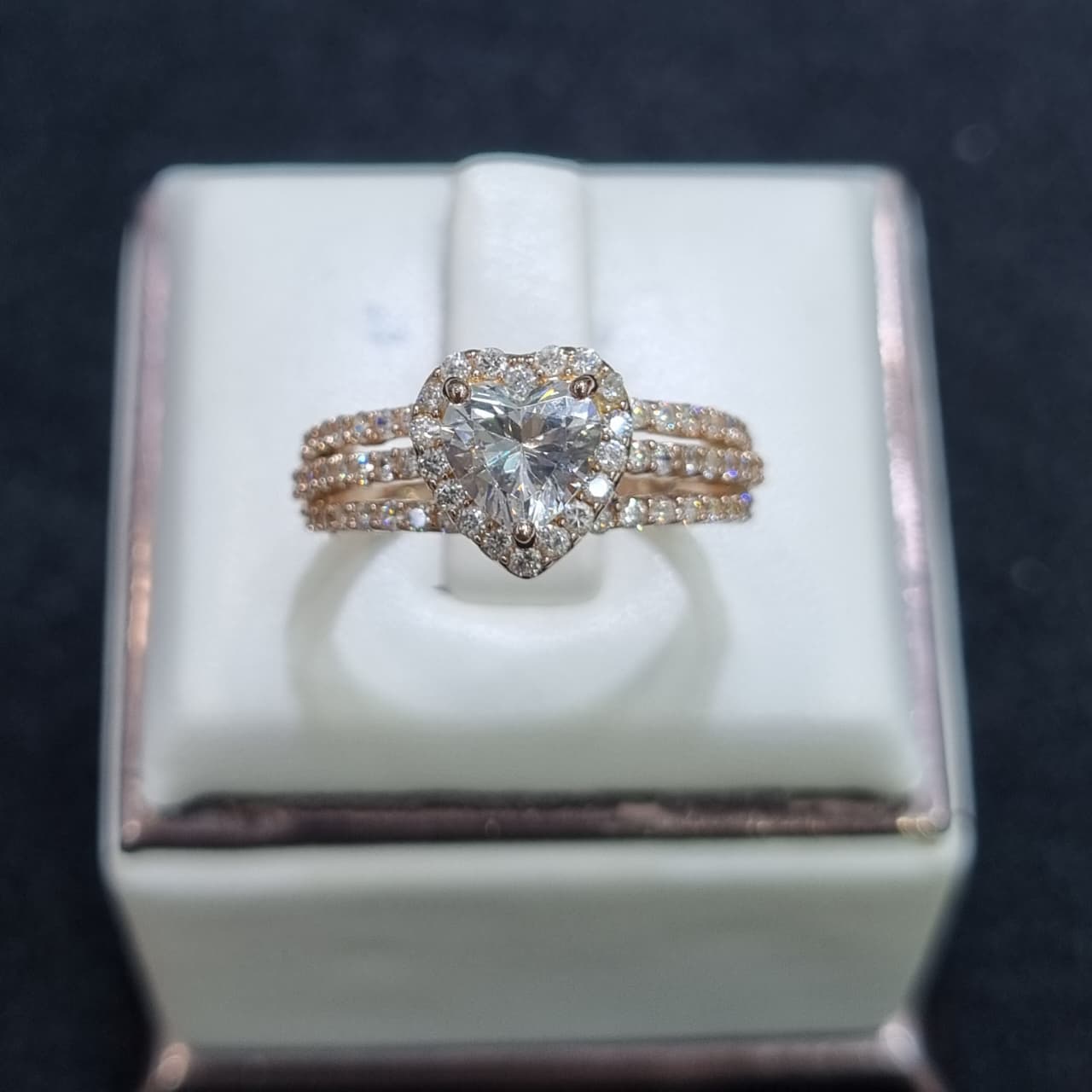 CINCIN LOVE FULL MATA