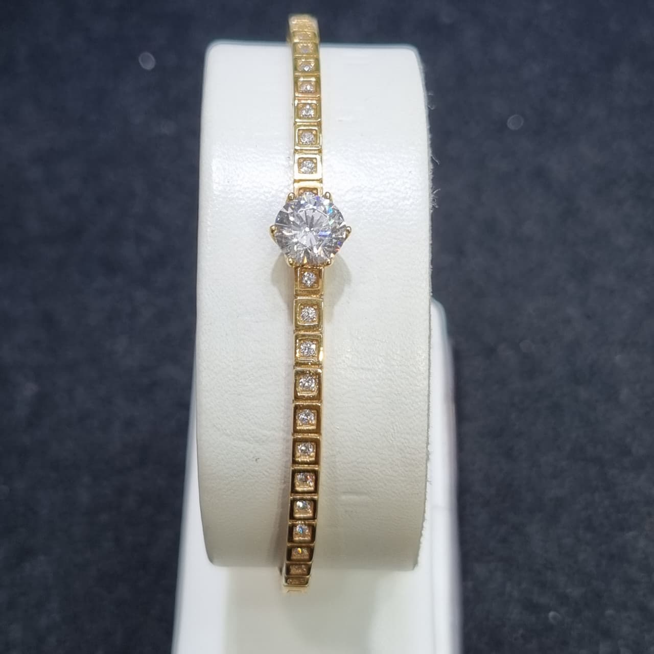 GELANG B SOLITAIRE KOTAK