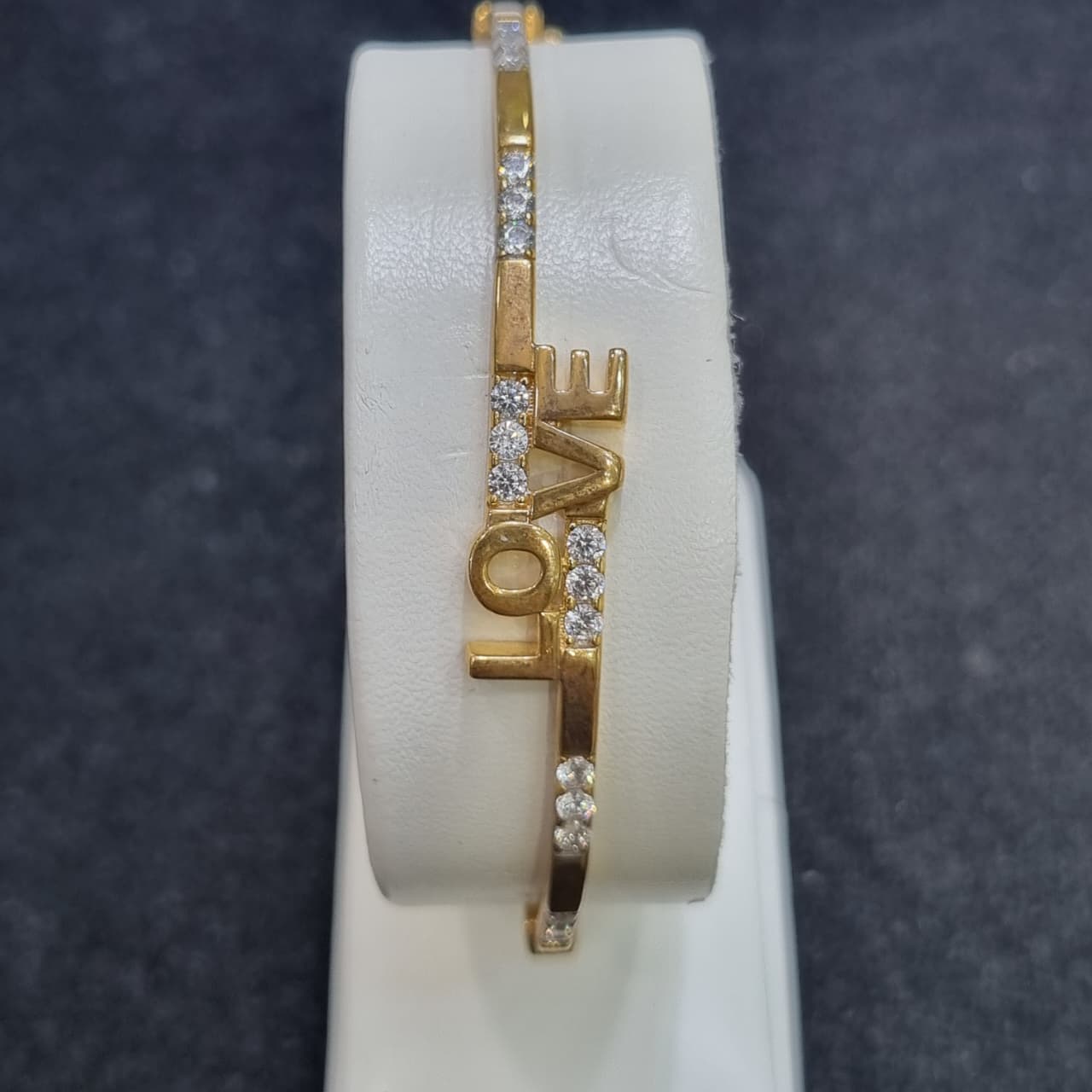 GELANG B LOVE SELISIH MATA AD